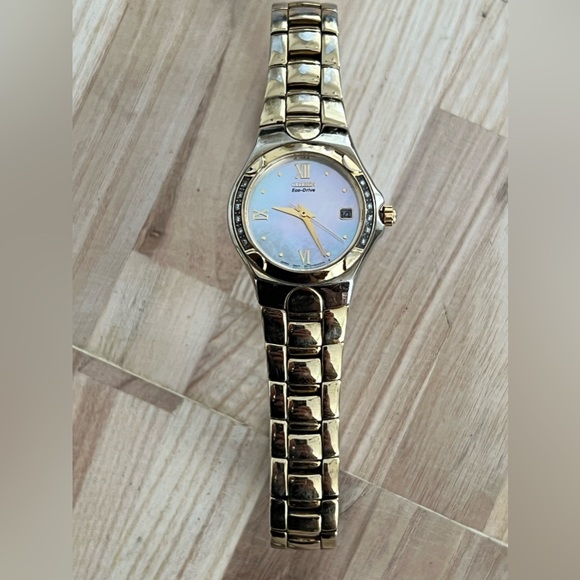 Citizen Eco-Drive Ladies Watch Genuine Diamonds Pearl Dial Gold Tone Bracelet - Picture 4 of 15